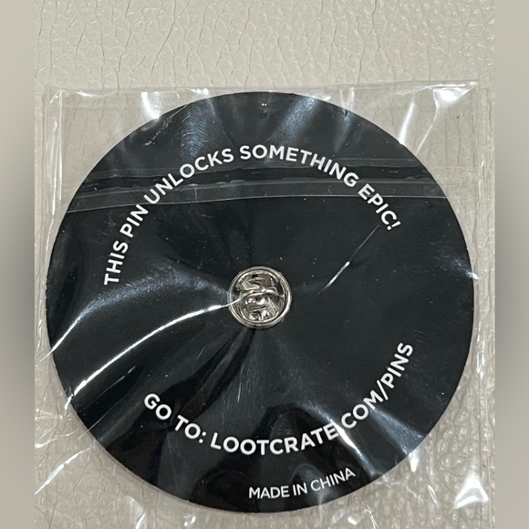 NWT 2016 LootCrate Exclusive World Of Warcraft Anti-Hero Sylvanas Collector Pin - Picture 2 of 4